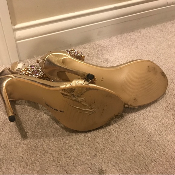 Metallic gold heels, with gems. - Picture 3 of 5