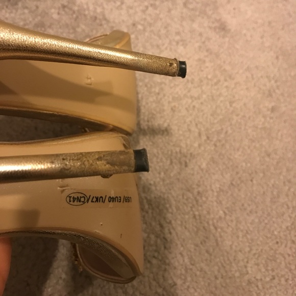 Metallic gold heels, with gems. - Picture 4 of 5