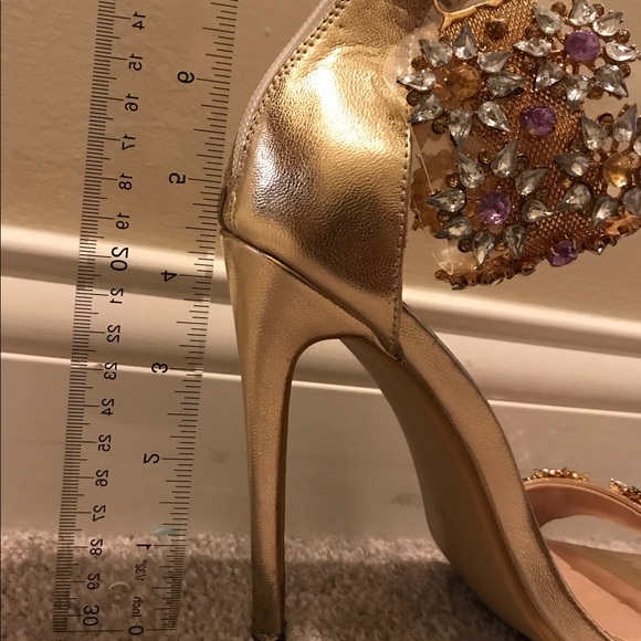 Metallic gold heels, with gems. - Picture 5 of 5