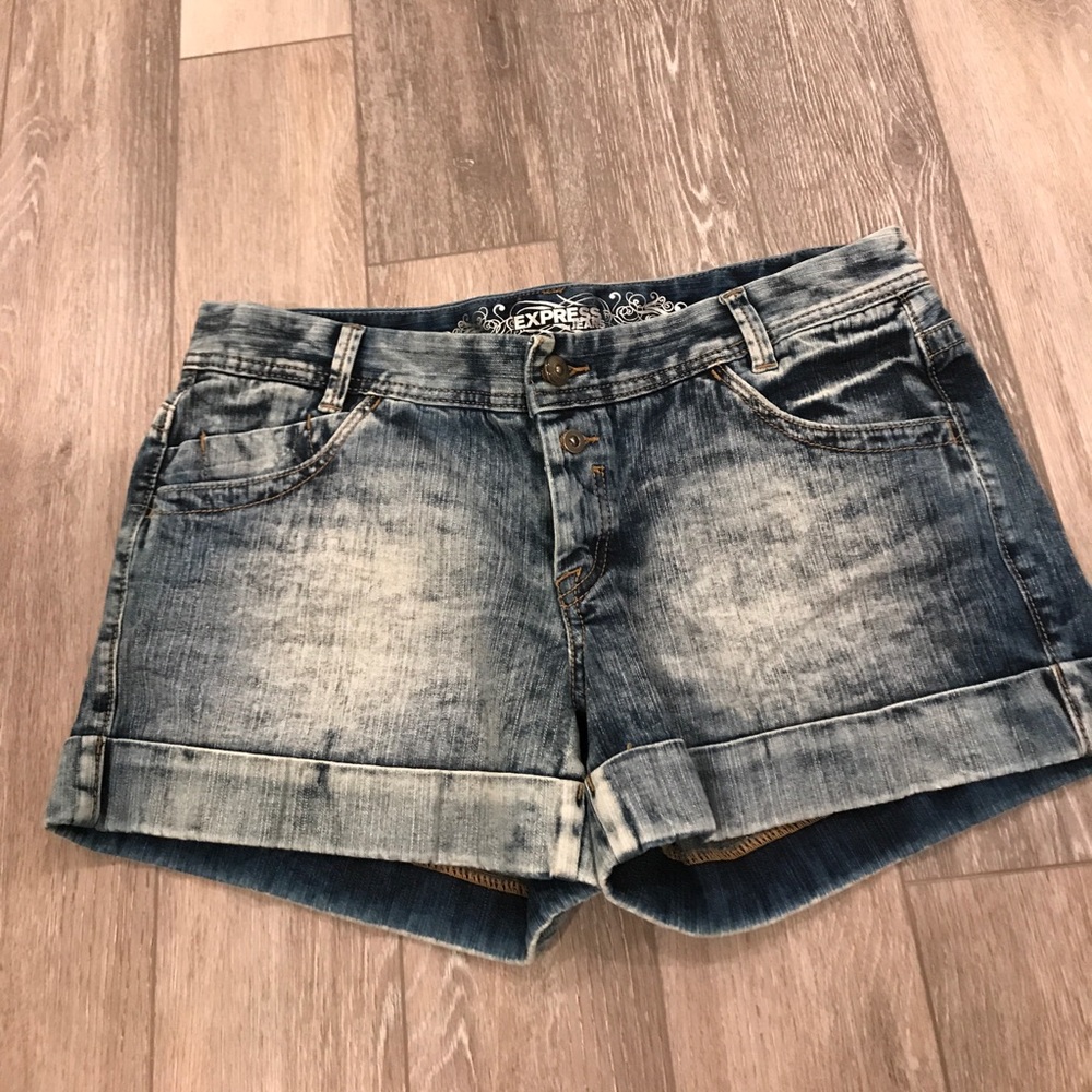 Express distressed light blue jean shorts size 12