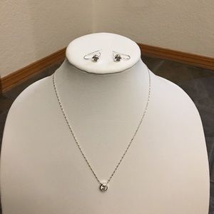 Avon Necklace and Earrings Set
