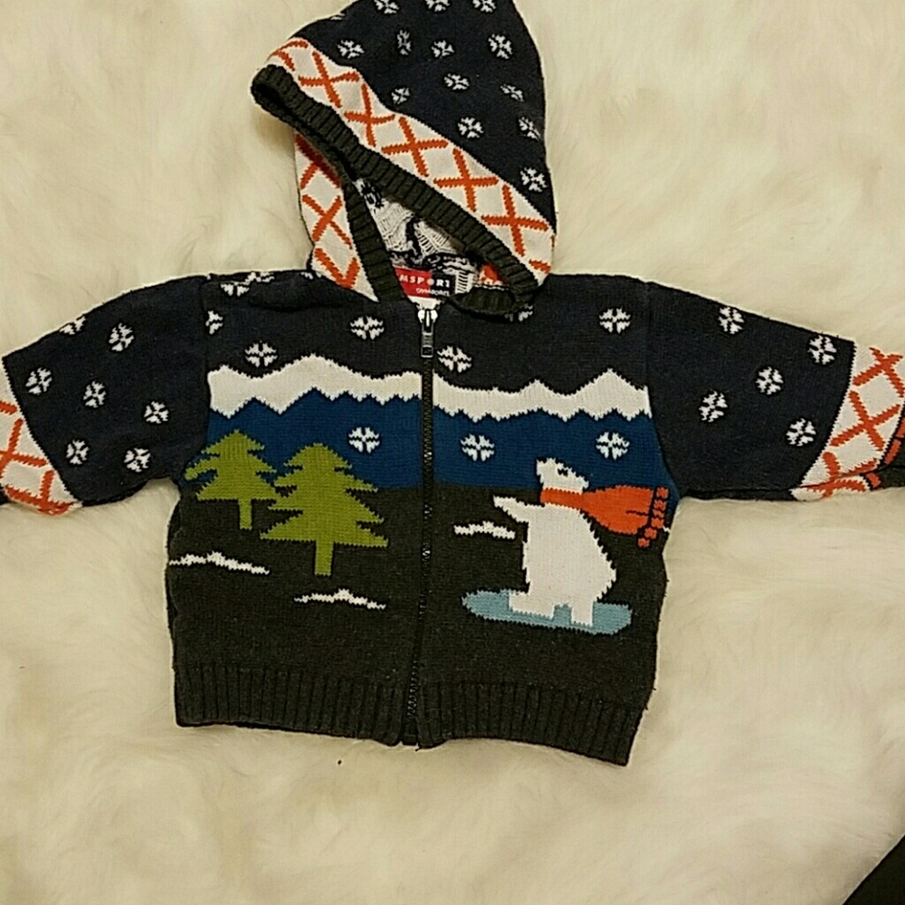 Adorable polar bear sweater