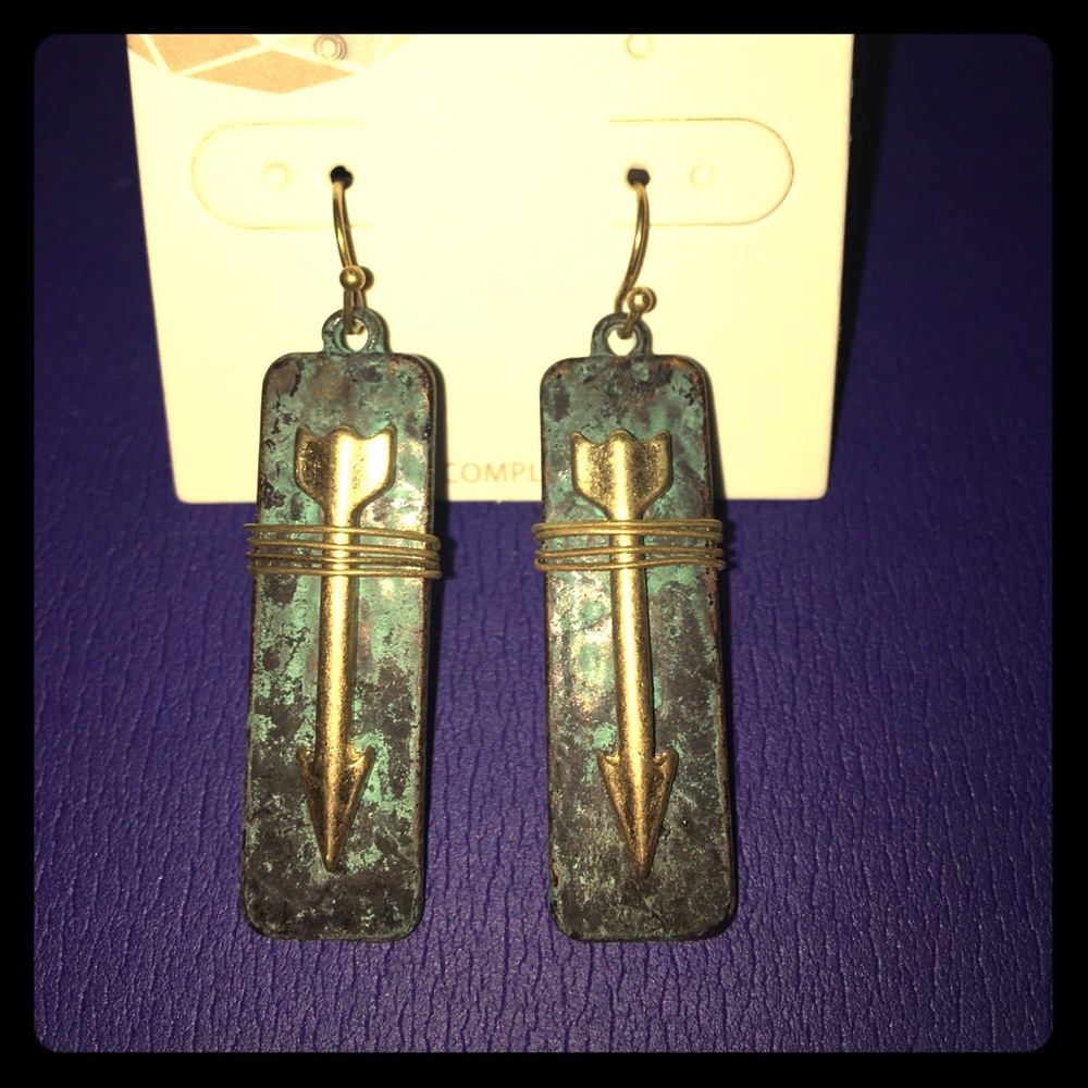 Turquoise hanging arrow earrings 🌟