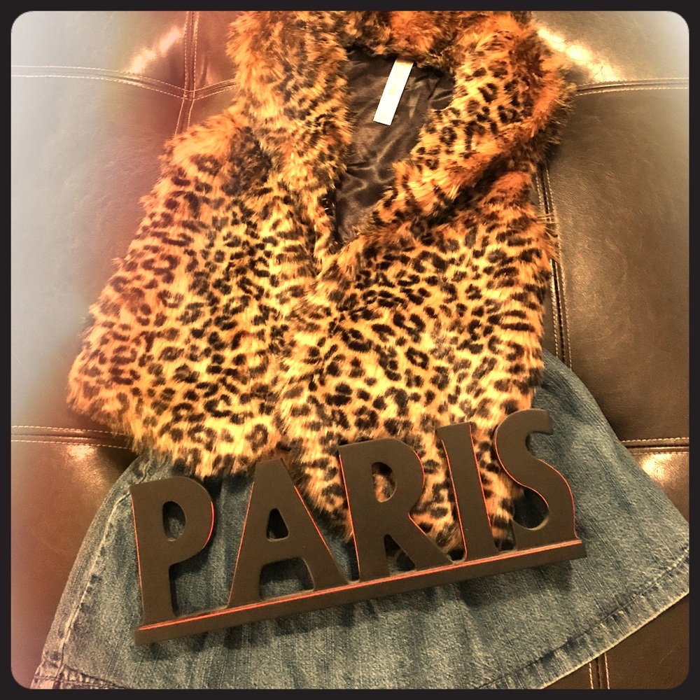 Girls vest and denim skirt