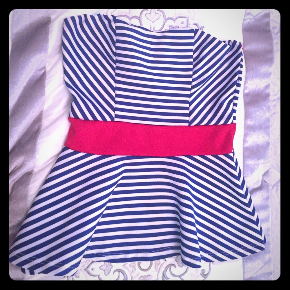 Sleeveless red white and blue shirt