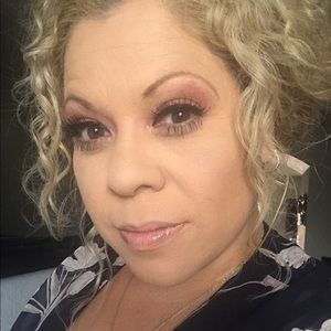 Meet your Posher, Deserie