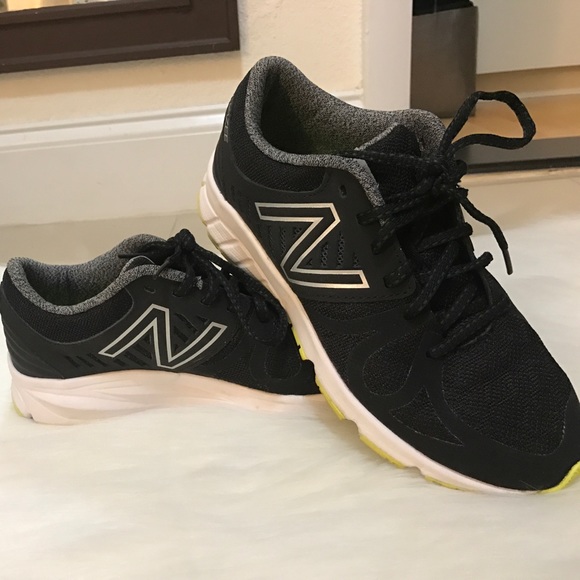 NEW BALANCE REFLECTIVE DETAIL SNEAKER - Picture 1 of 6