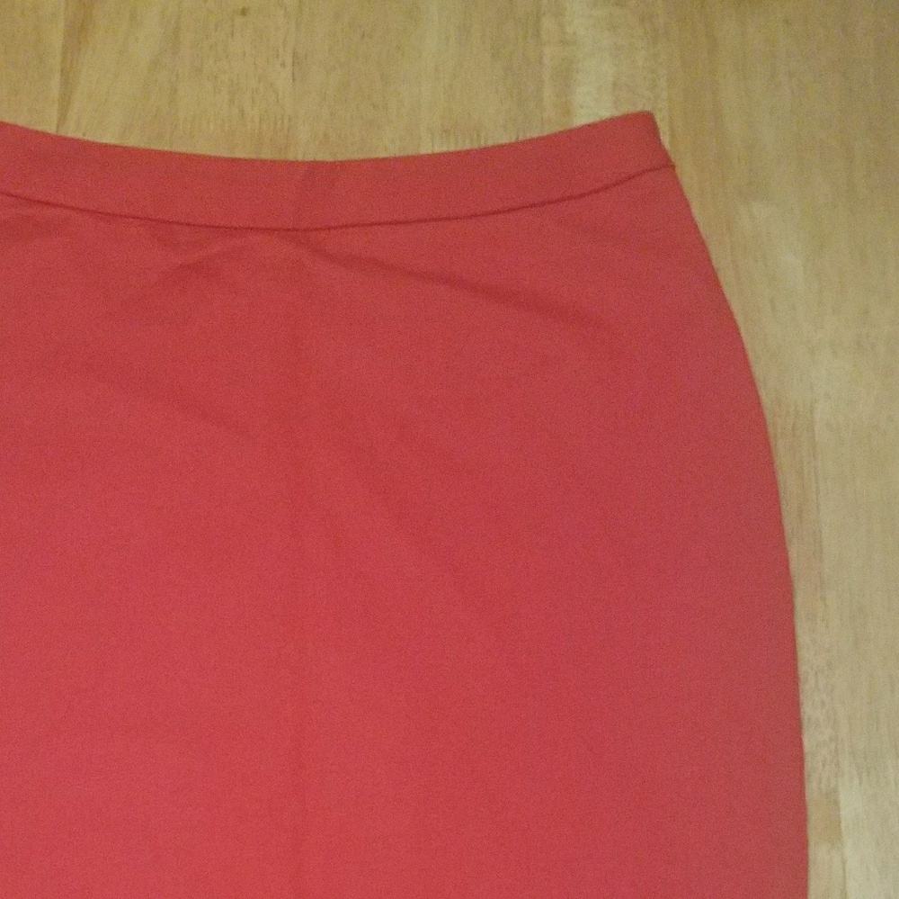NWOT BANANA RED PENCIL SKIRT