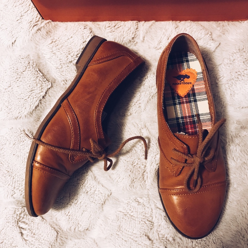Rocket Dog leather loafers with laces