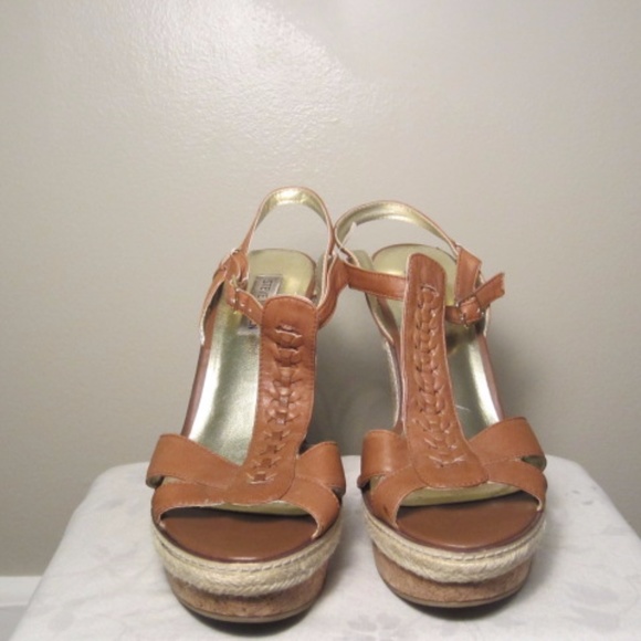 Brown Steve Madden Wedge Size 9.5 - Picture 2 of 7