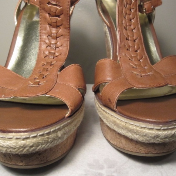 Brown Steve Madden Wedge Size 9.5 - Picture 3 of 7