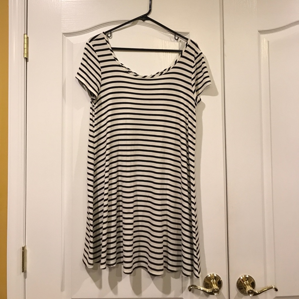 Lightly worn Socialite t-shirt dress