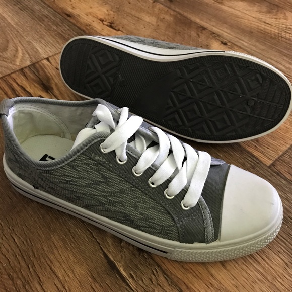 Boys Sneaker Shoe Gray/White Canvas Girls Laces Up - Picture 1 of 8