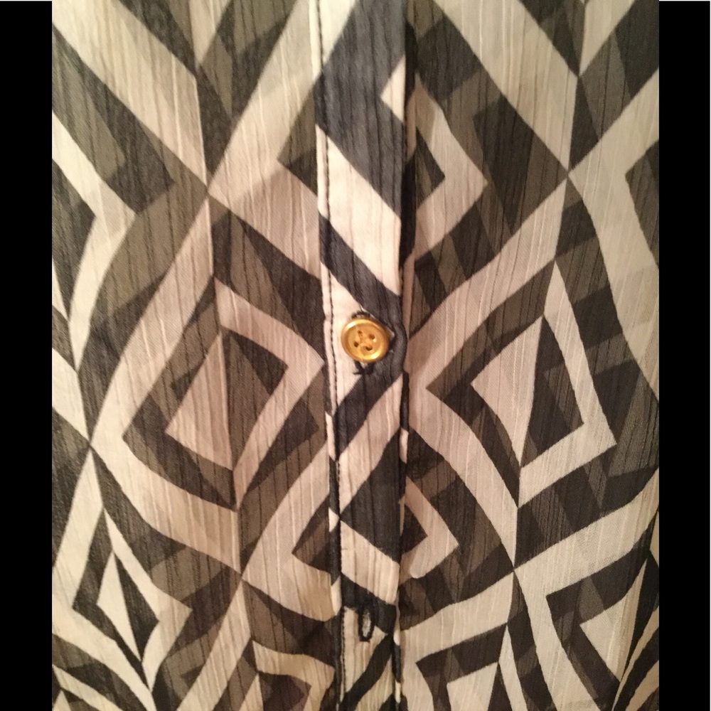 ☘️☘️ Collared button down blouse - Picture 4 of 5