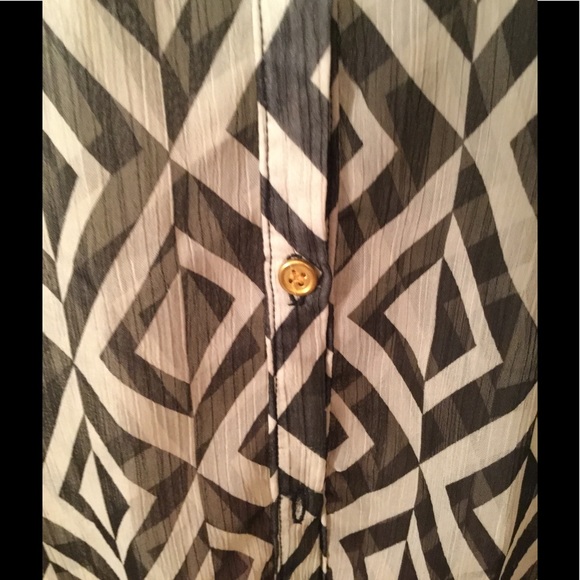 ☘️☘️ Collared button down blouse - Picture 4 of 5