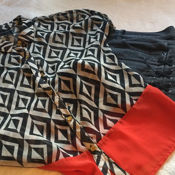 ☘️☘️ Collared button down blouse - Picture 5 of 5