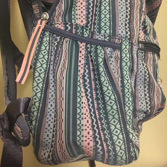 patagonia old vs new black hole bag Patagonia Black Hole Duffel Guide: 21 Years Later It Remains the Best