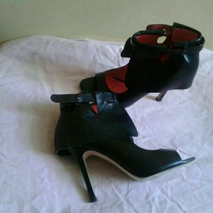 Women's shoes