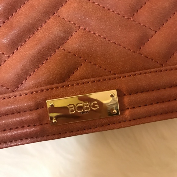 BCBG QUILTED SHOULDER BAG - Picture 3 of 8