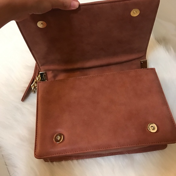 BCBG QUILTED SHOULDER BAG - Picture 4 of 8