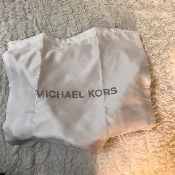 BCBG QUILTED SHOULDER BAG - Picture 8 of 8