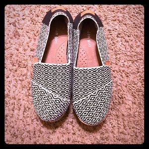 Madden Girl Peace Love shoes. ✌️ ❤️🍁SALE🍁