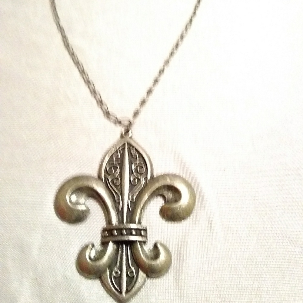 Fleur de Lis Pendant