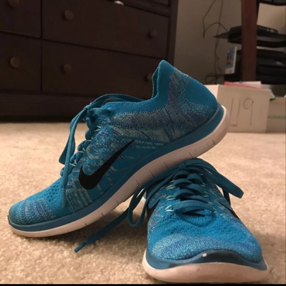 SOLD ON Ⓜ️ Nike Free flyknit - women's 7.5