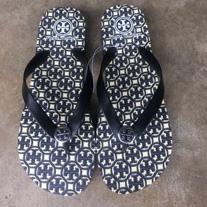 NWT Tory Burch black flip flops