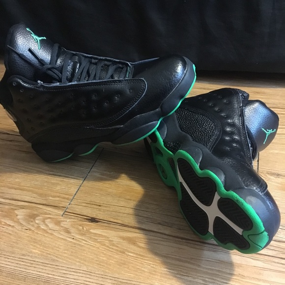 Athletic_Shoes