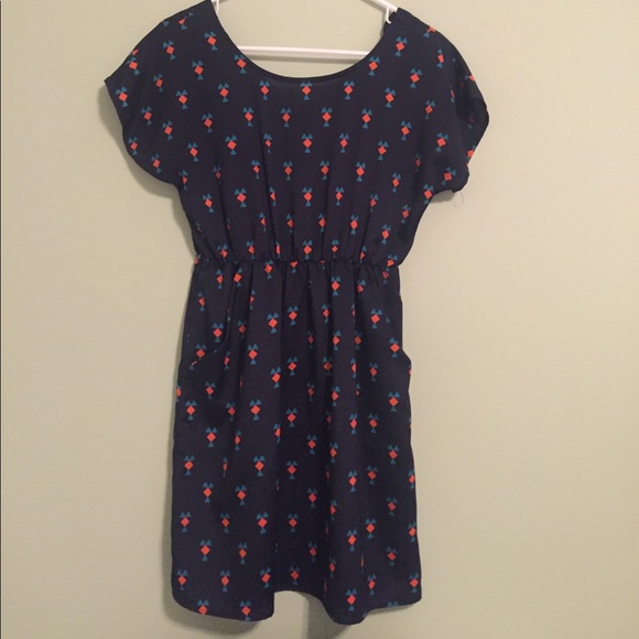 Navy dress with open back & POCKETS! - Picture 3 of 4