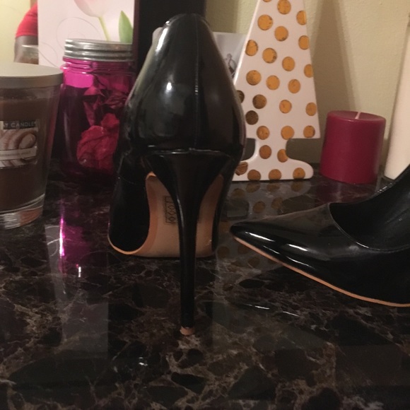 Pointed tip heels - Picture 2 of 2