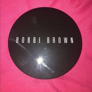 Selling a bronzer powder in deep 4.