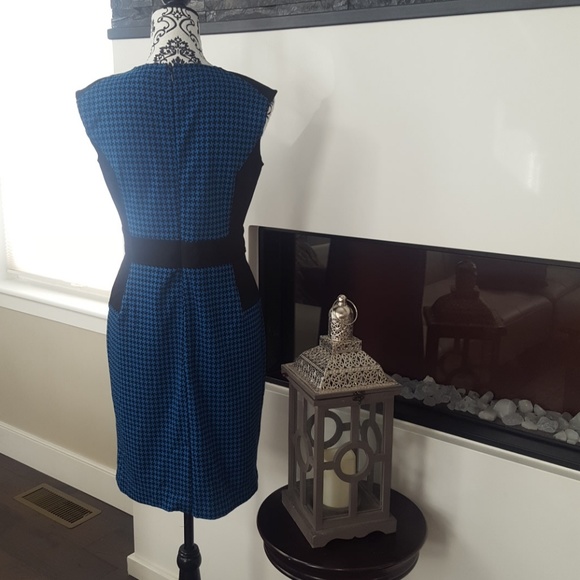 Women's Dress - Picture 2 of 3