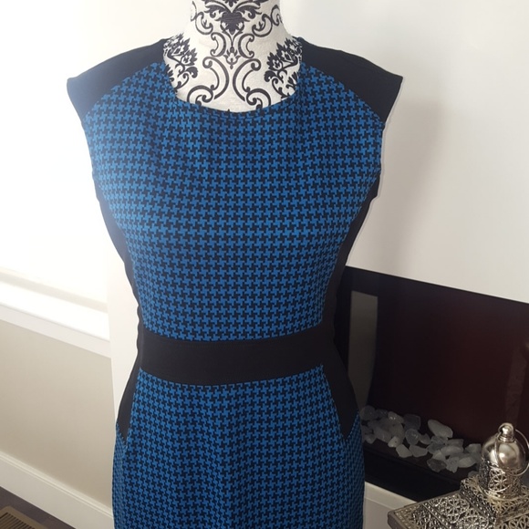 Women's Dress - Picture 3 of 3