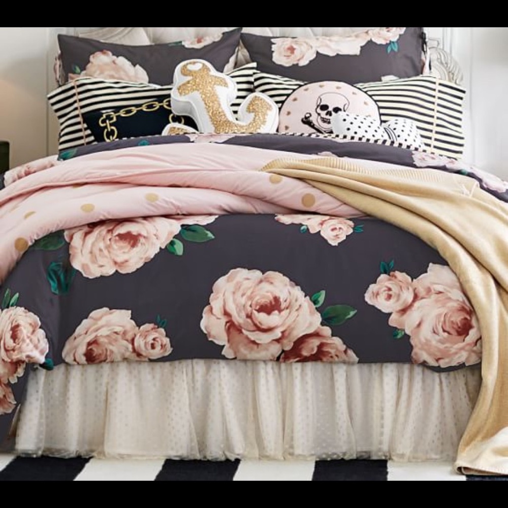 Pottery Barn Teen Bed of Roses