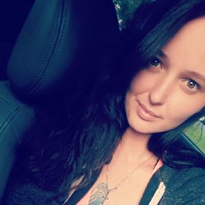 Meet your Posher, Hallie