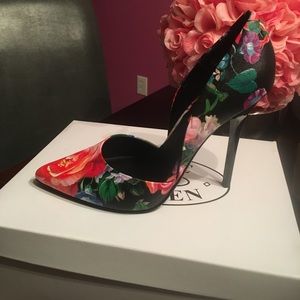 Steve Madden Varcity Floral Mule Pump