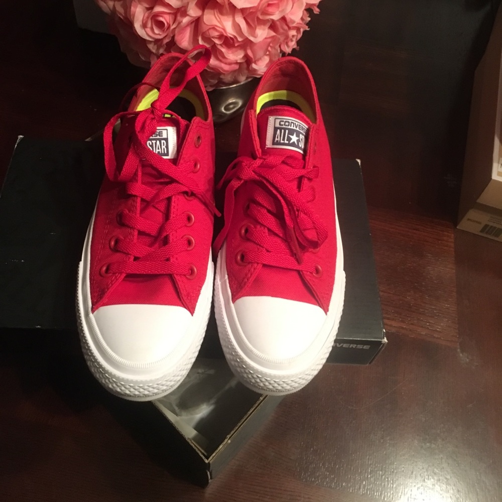 Converse - Picture 2 of 2