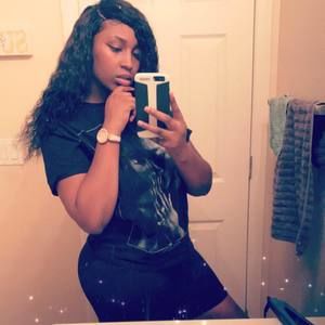 Meet your Posher, Monique