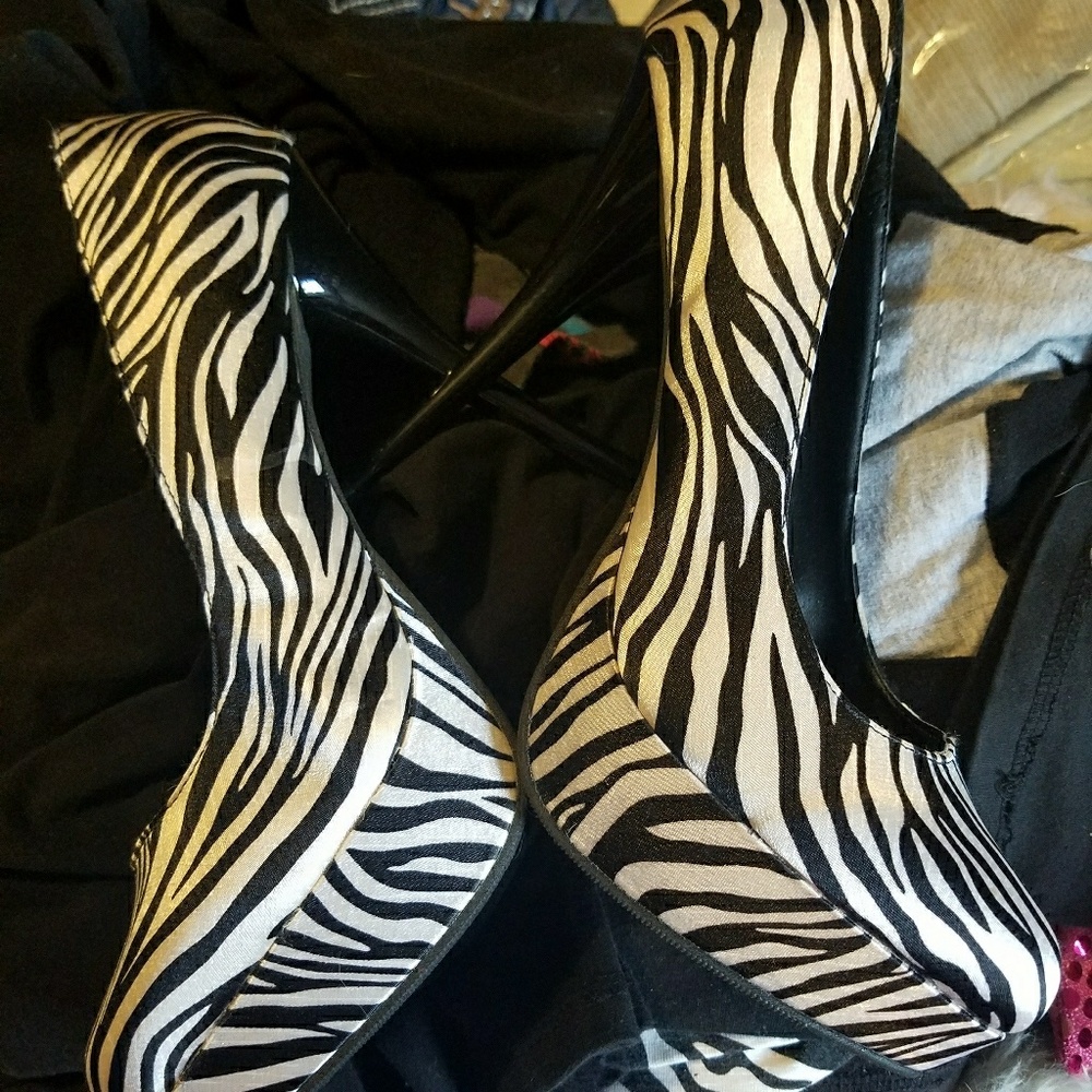 Zebra heels