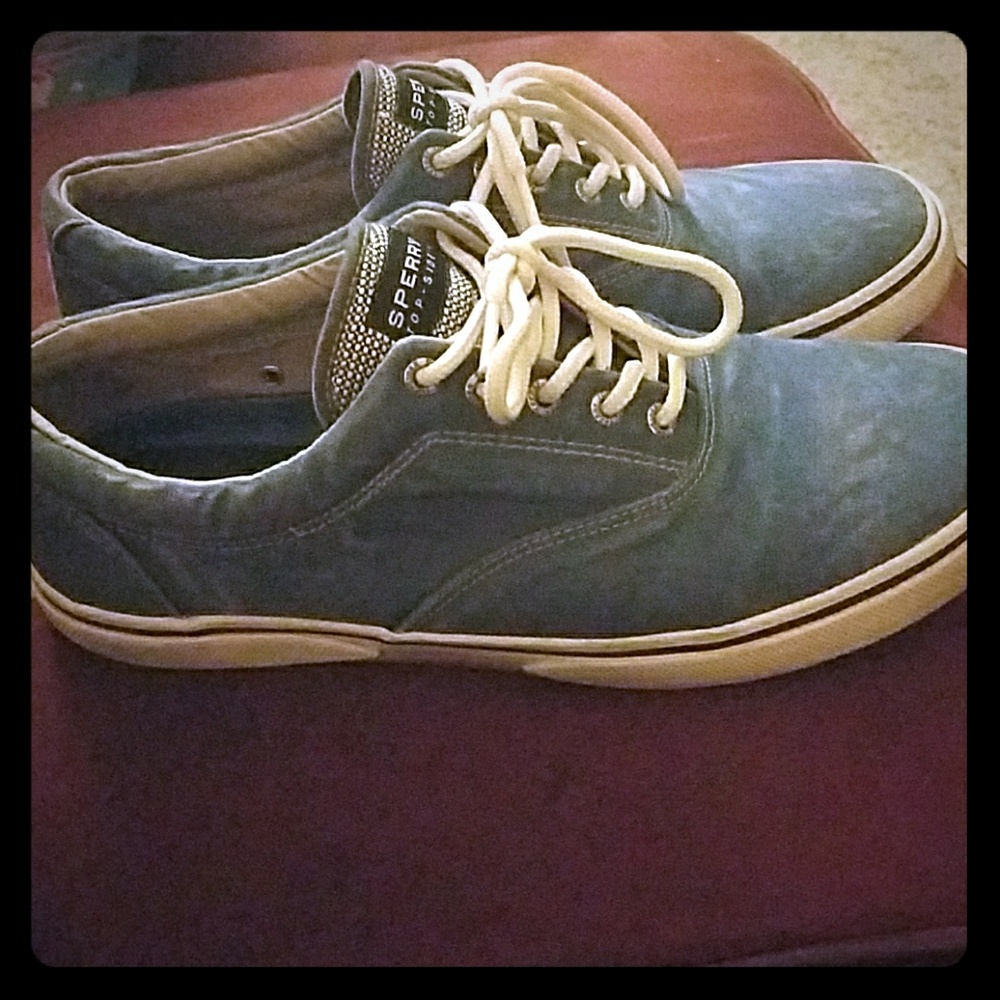 Great condition sneakers