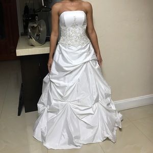 DAVIDS BRIDAL WEDDING/15's WHITE DRESS