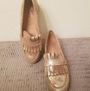 Seychelles Loafers in Gold