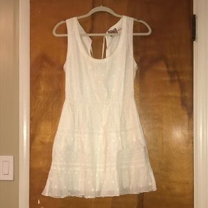 Adorable white Juicy Couture dress with ruffles!