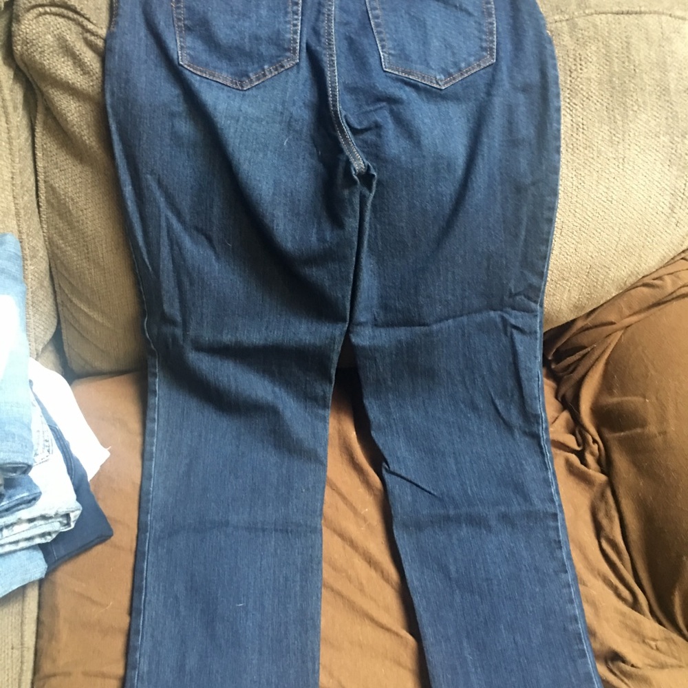 Jeans - Picture 2 of 3