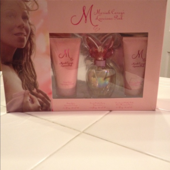 mariah carey luscious pink gift set