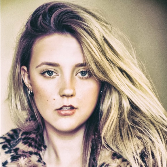 Meet your Posher, Della - Picture 1 of 1