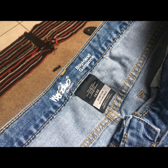 Jeans - Picture 2 of 3