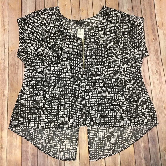 Black and White Hi-Lo Top - Picture 1 of 6